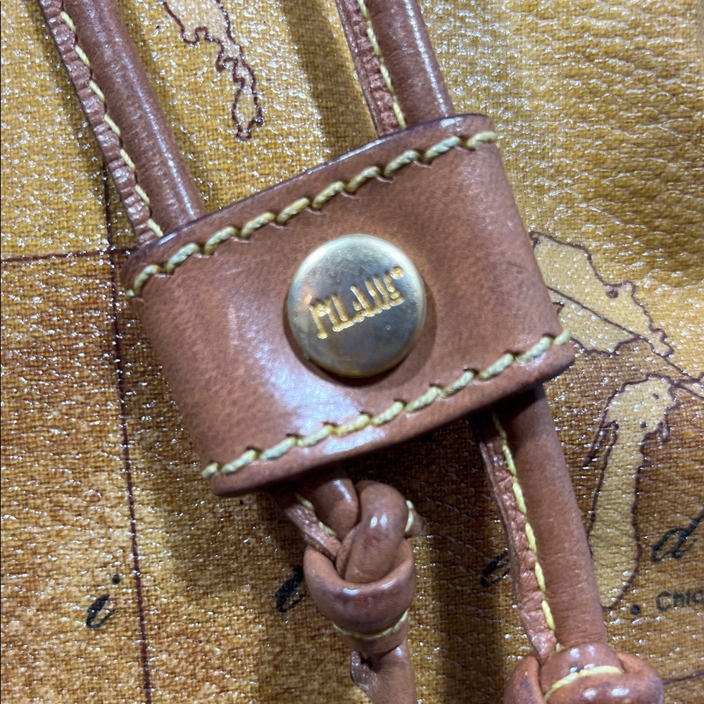 Alviero Martini Tan and Brown Shoulder Bag - Picture 8 of 11